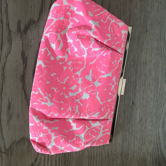 Lilly Pulitzer - Picture 2 of 3